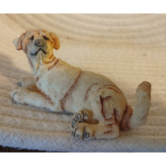 Yellow Lab Mini A Breed Apart 70316 Figurine Collectible Dog Sculpture 2004 - Picture 2 of 7
